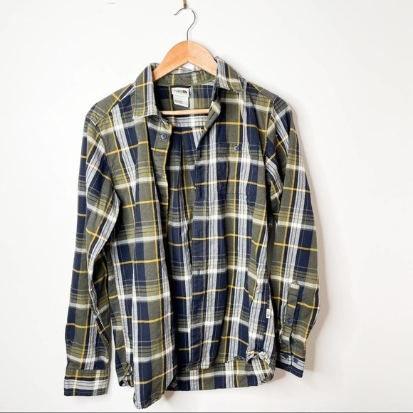 The North Face Plaid Mens Button Down Shirt size S - Picture 2 of 6
